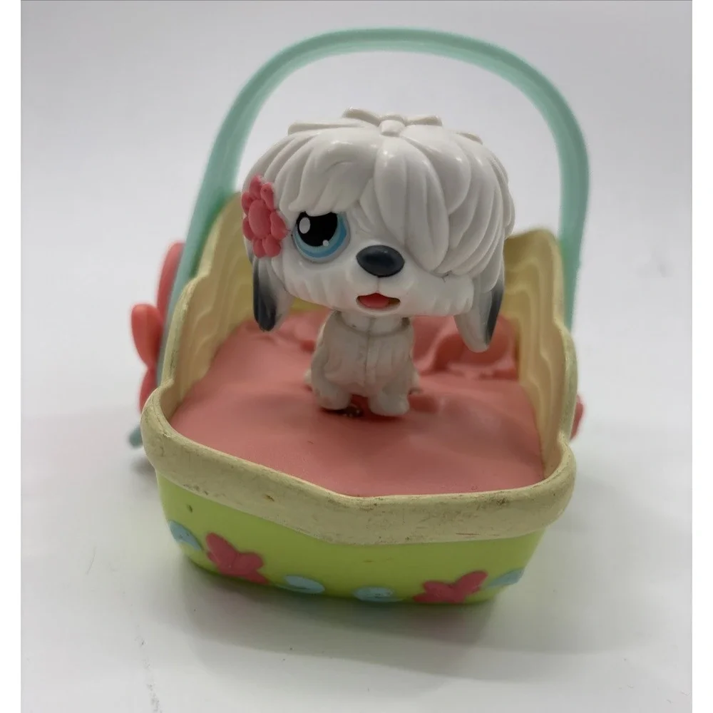 Littlest Pet‎ Shop Magic Motion Pets Yum Yum Puppy Dog, Bed
